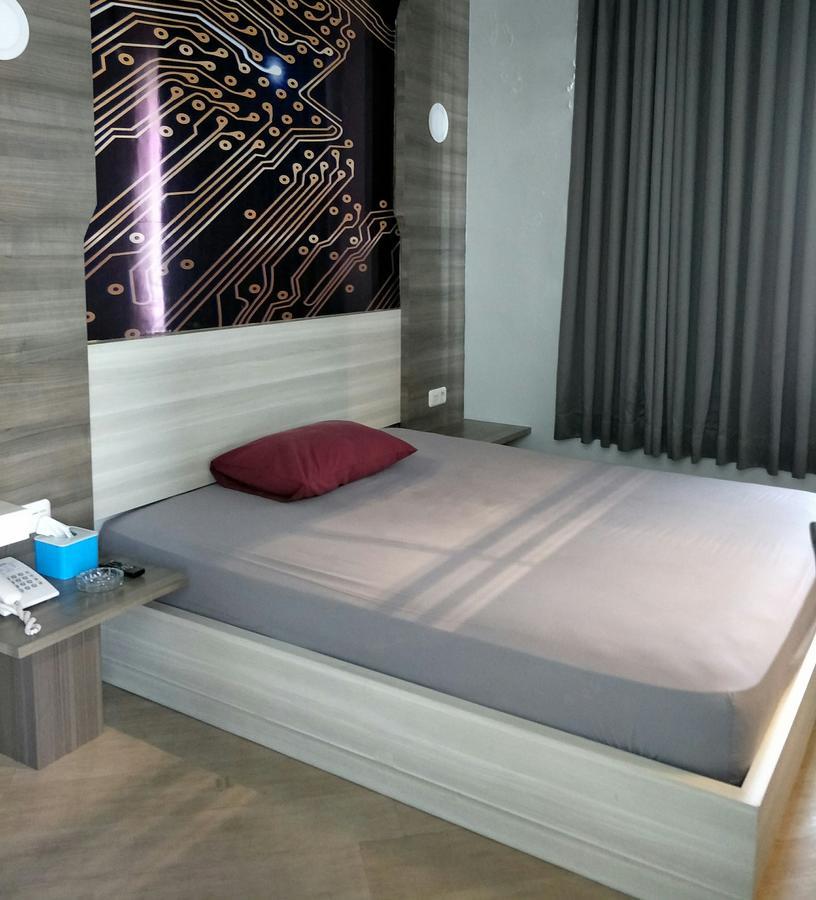 Octopuss Wellness Hotel & Spa Jambi Bagian luar foto